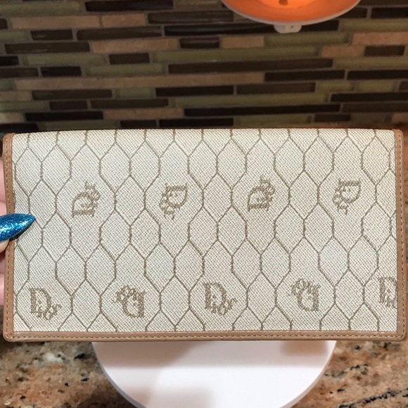 DIOR Honeycomb Leather Bifold Wallet 😍🔥 - Picture 15 of 17